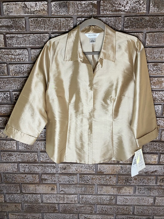 Allison Taylor Tops - NWT Allison Taylor Shimmery Sand Tone Shantung Silk Covered Button-Front Blouse